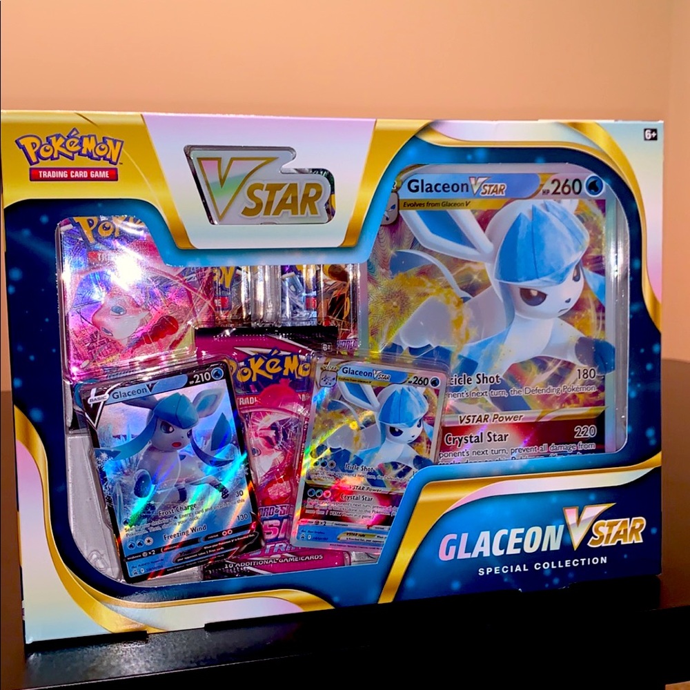 Glaceon V Star Special Collection Box